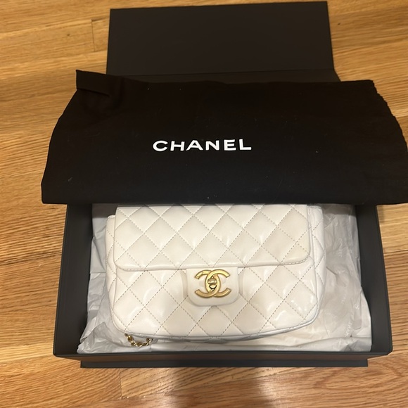 Lambskin Enamel Quilted Small Coco Hearts Square Flap White - Picture 11 of 13